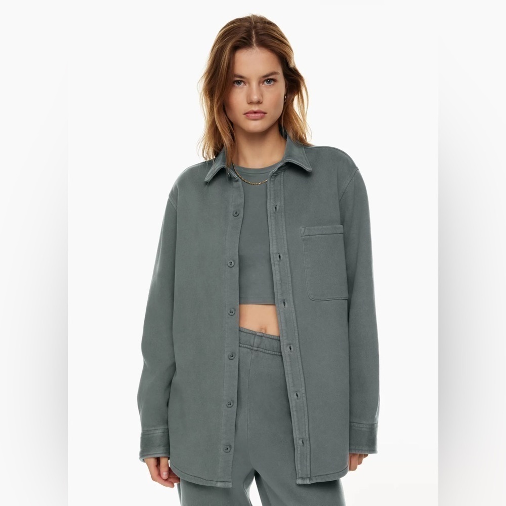 Aritzia Tna
Cozy Fleece Boyfriend Shirt in Blue Size XL NWT